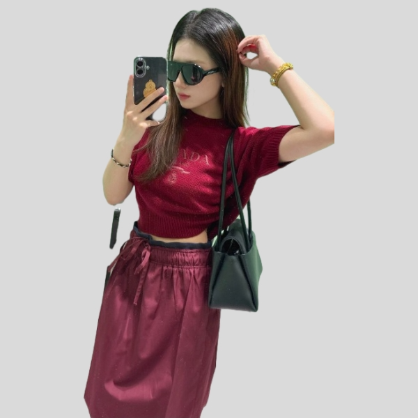 프라다 크루넥 스웨터