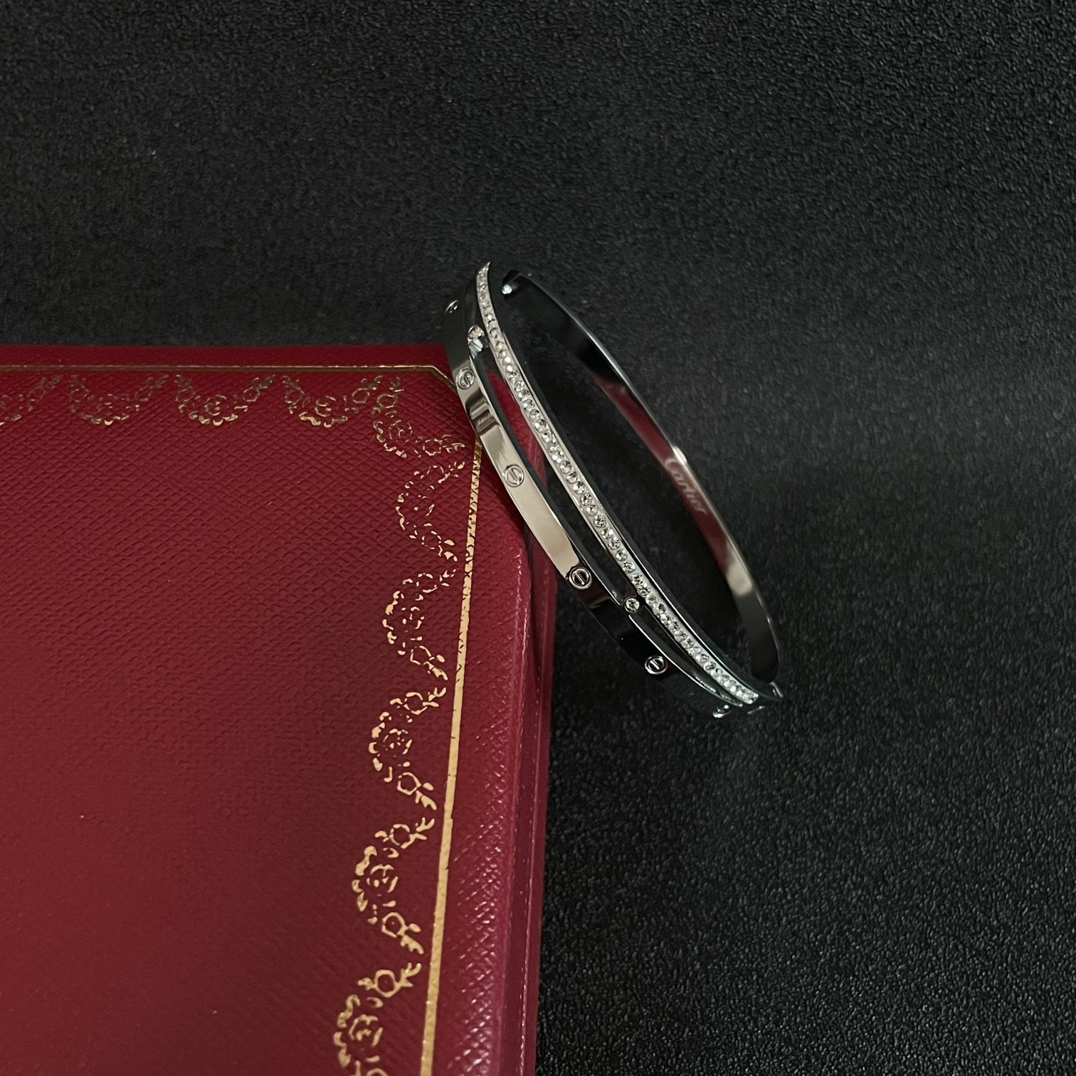 까*띠에 슬림핏 팔찌