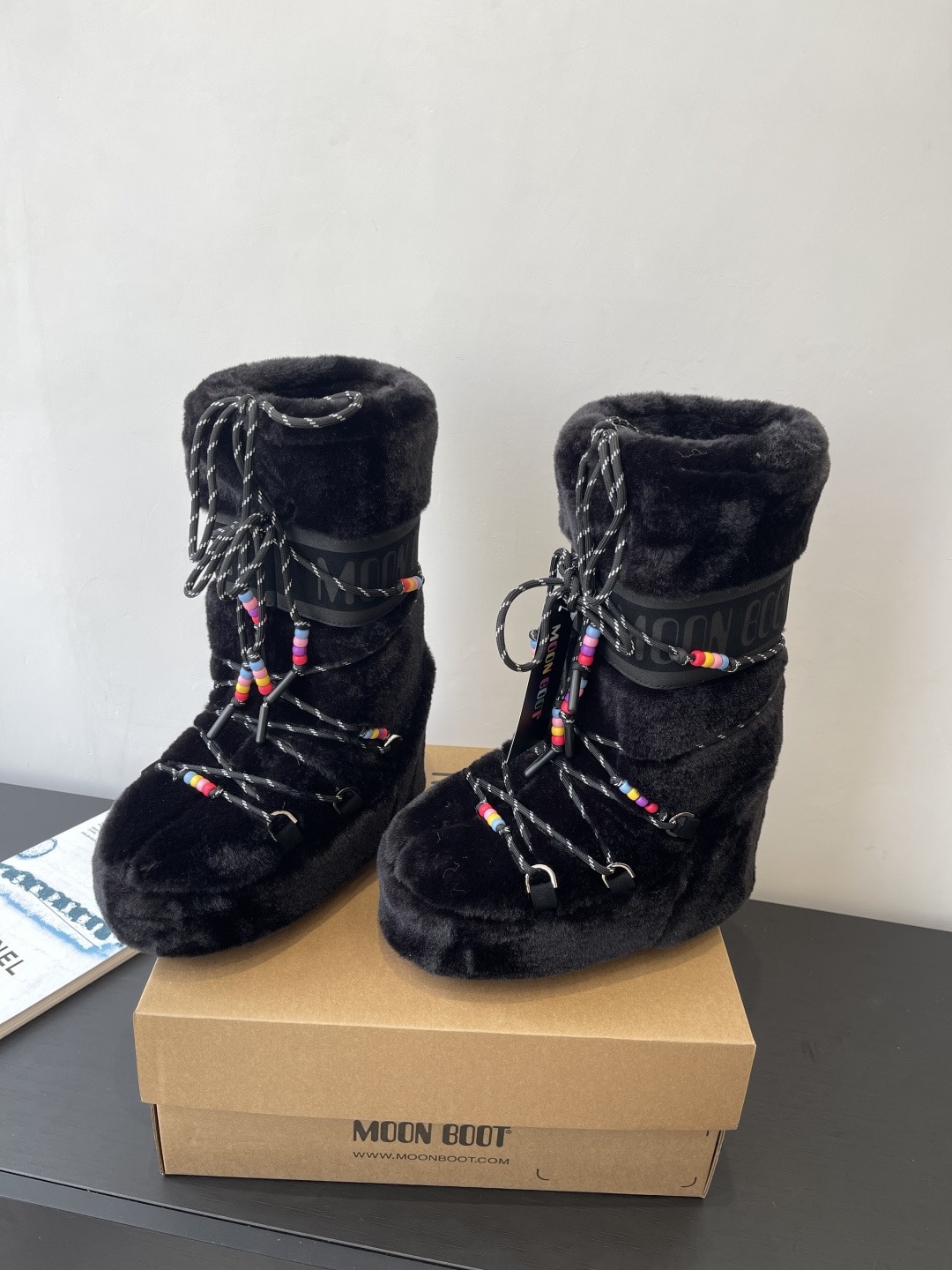 몽*레르 문부츠 아이콘 로우 페이크 퍼 비즈 부츠