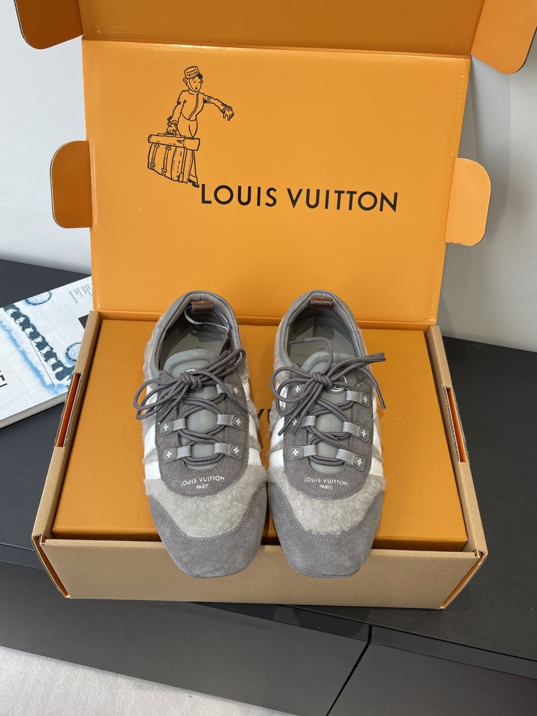 루*비통 커플 스니커즈