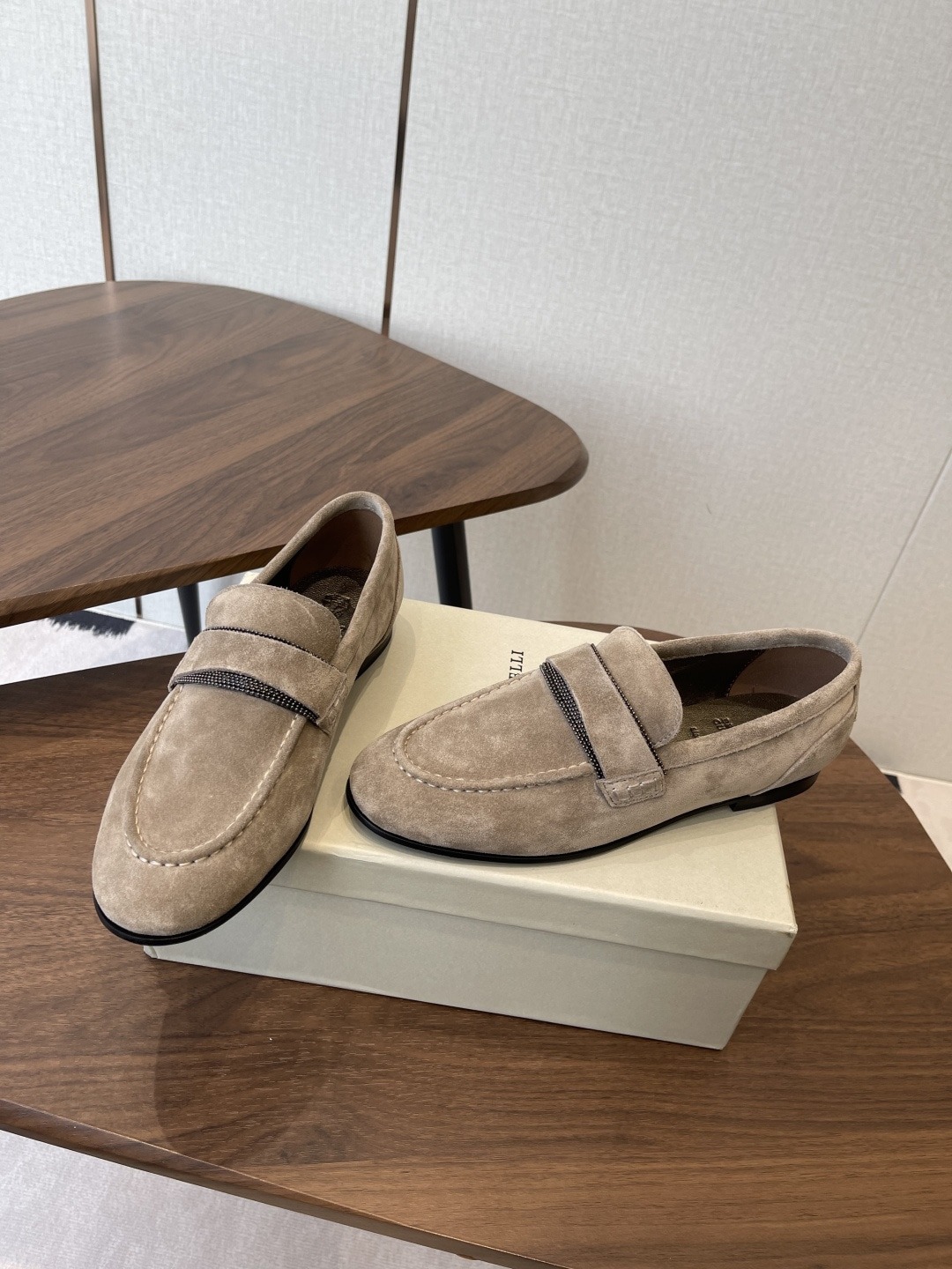 브*넬로 쿠치넬리 25ss 신상 빈티지 로퍼