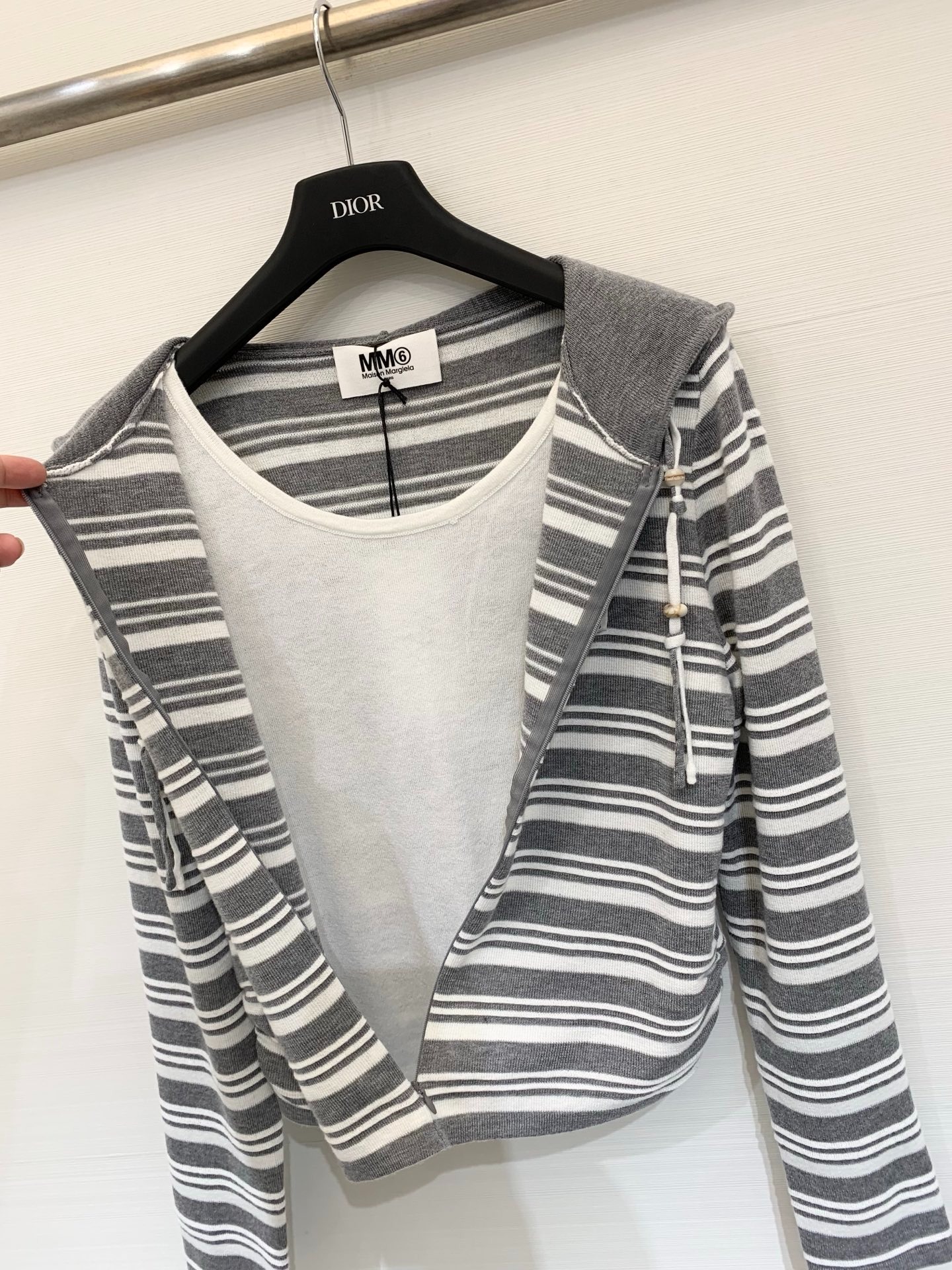 메*마르지엘라 신상 스트라이프 후드 니트