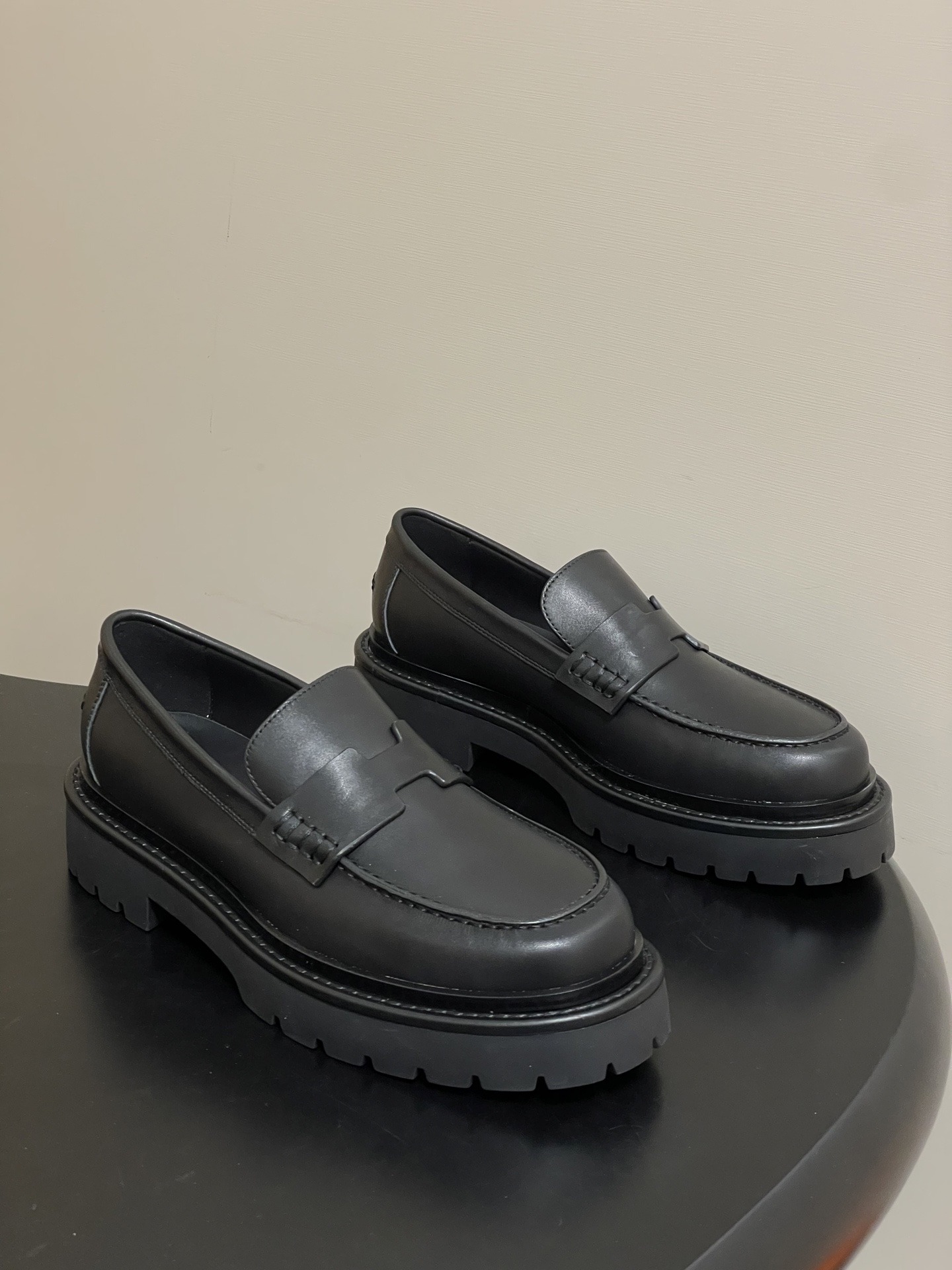 에*메스 클래식 켈리버클 통굽로퍼