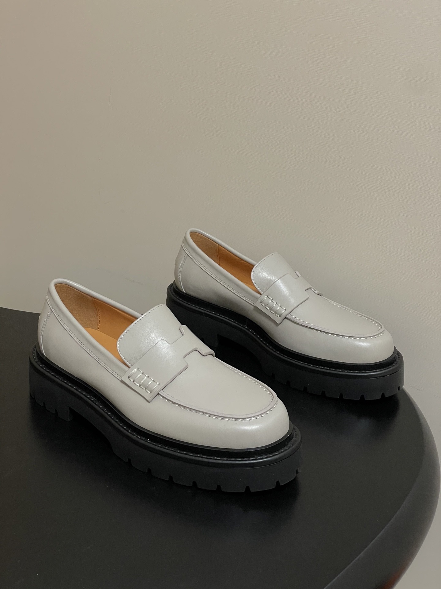 에*메스 클래식 켈리버클 통굽로퍼