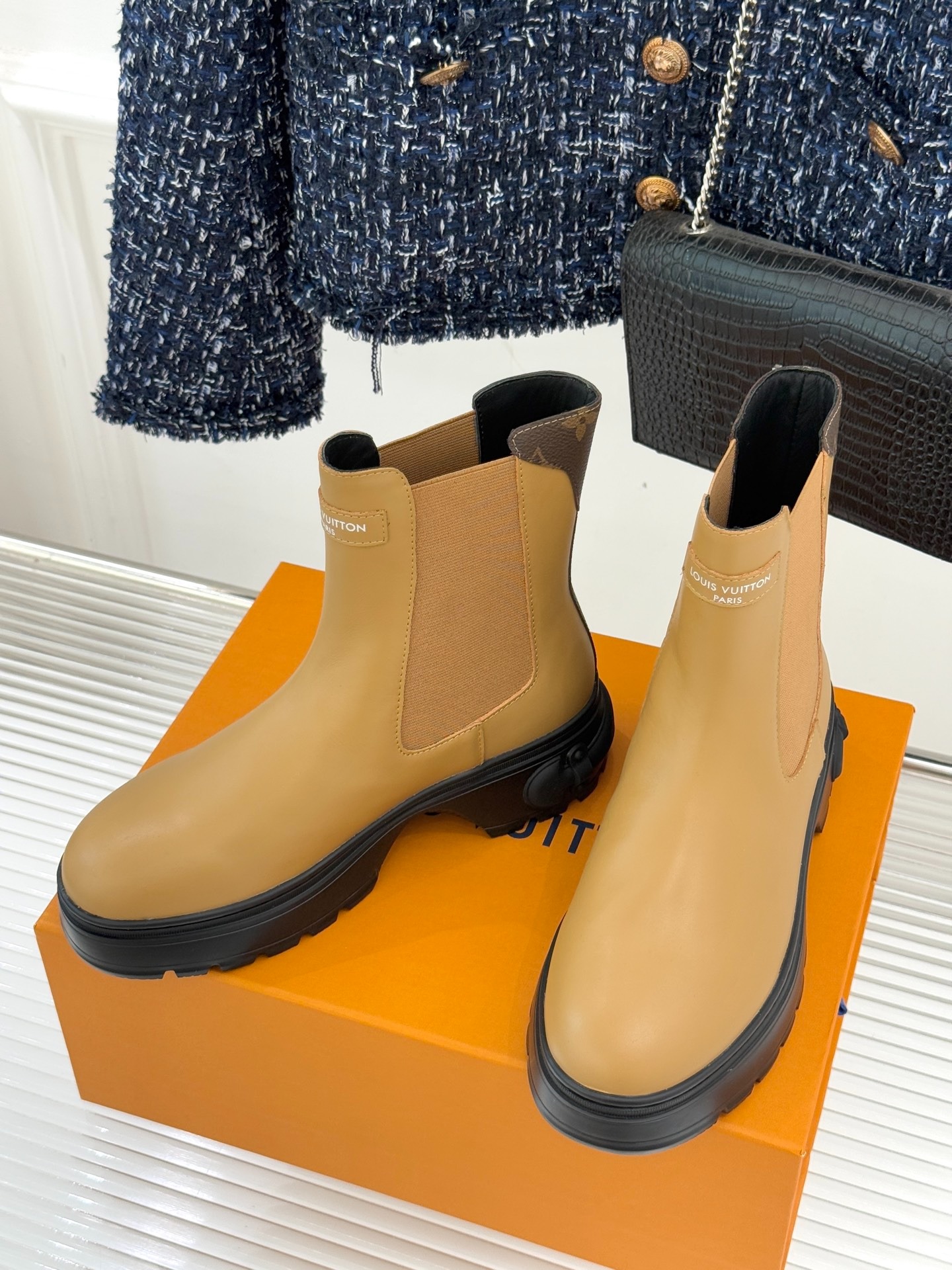 루*비통 25WF 신상 첼시 앵클부츠