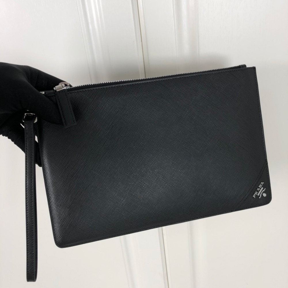 프라* 사피아노 가죽 클러치 2NG005