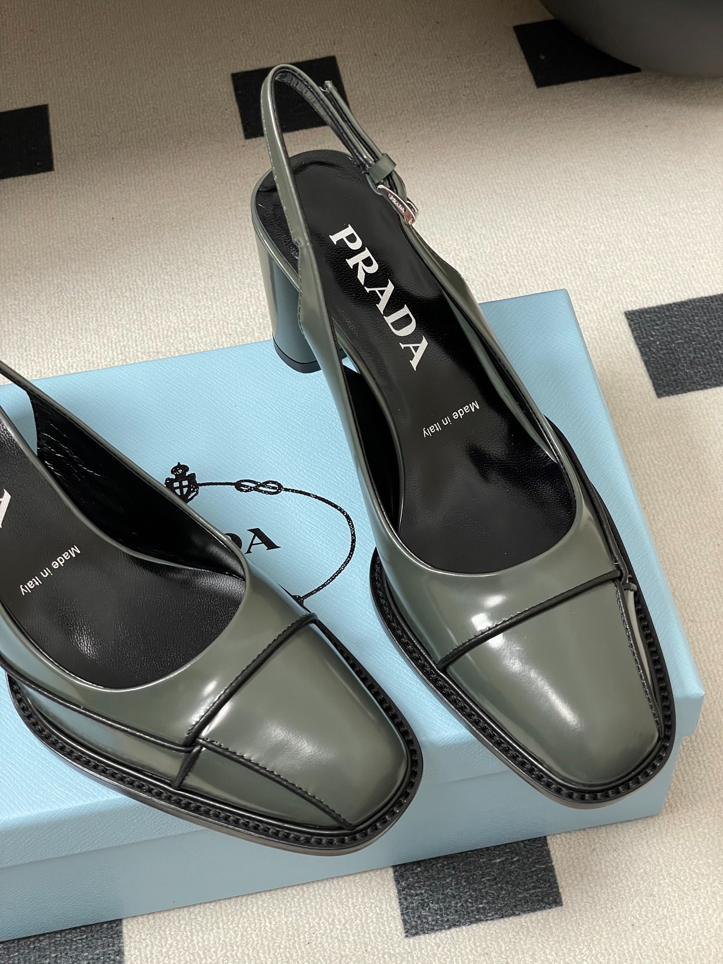 프*다 빈티지 볼링 스티치 힐