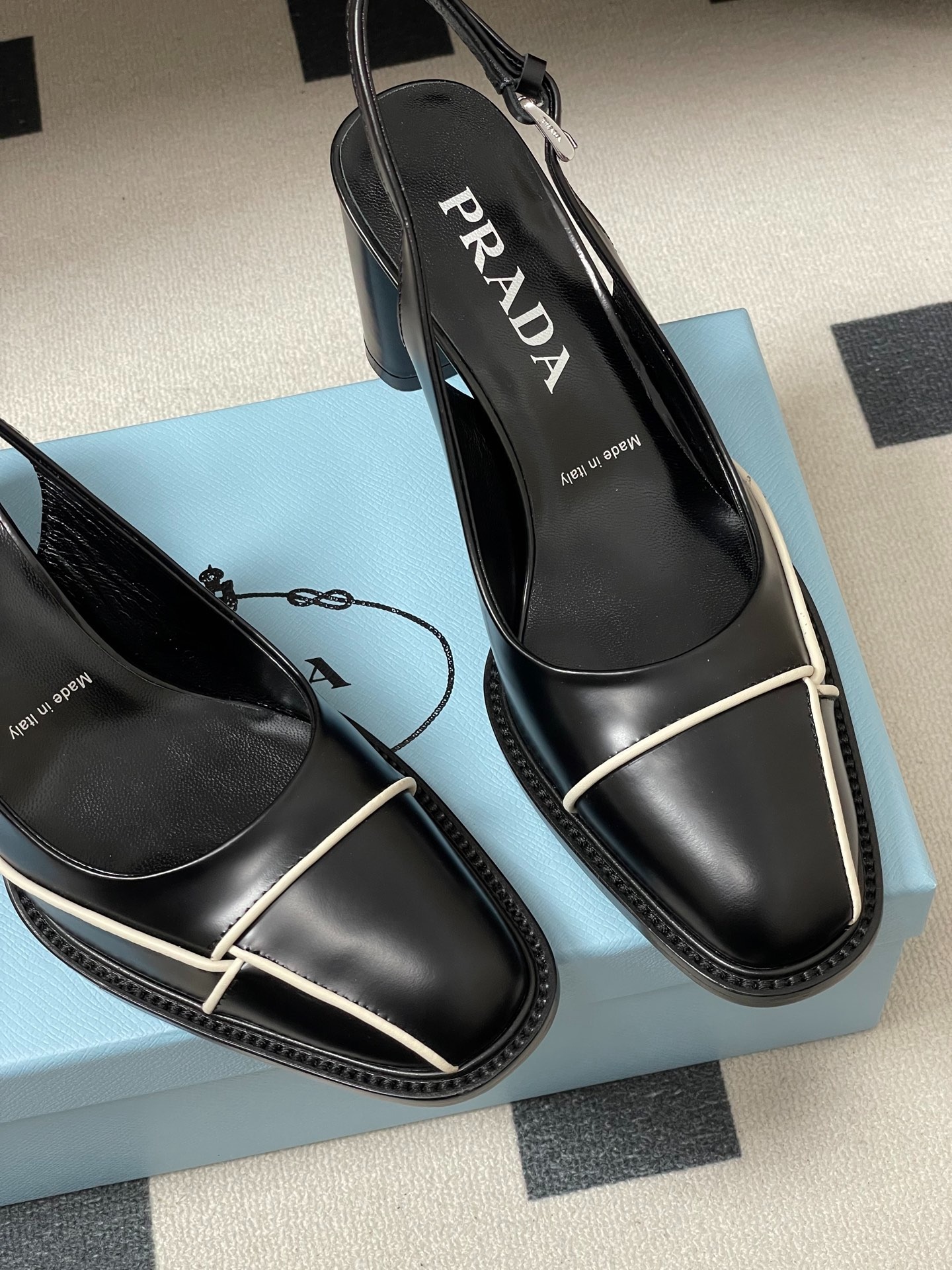 프*다 빈티지 볼링 스티치 힐