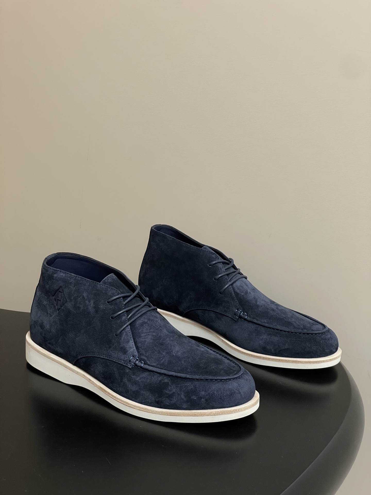 에*메스 25 스웨이드 하이탑 스니커즈