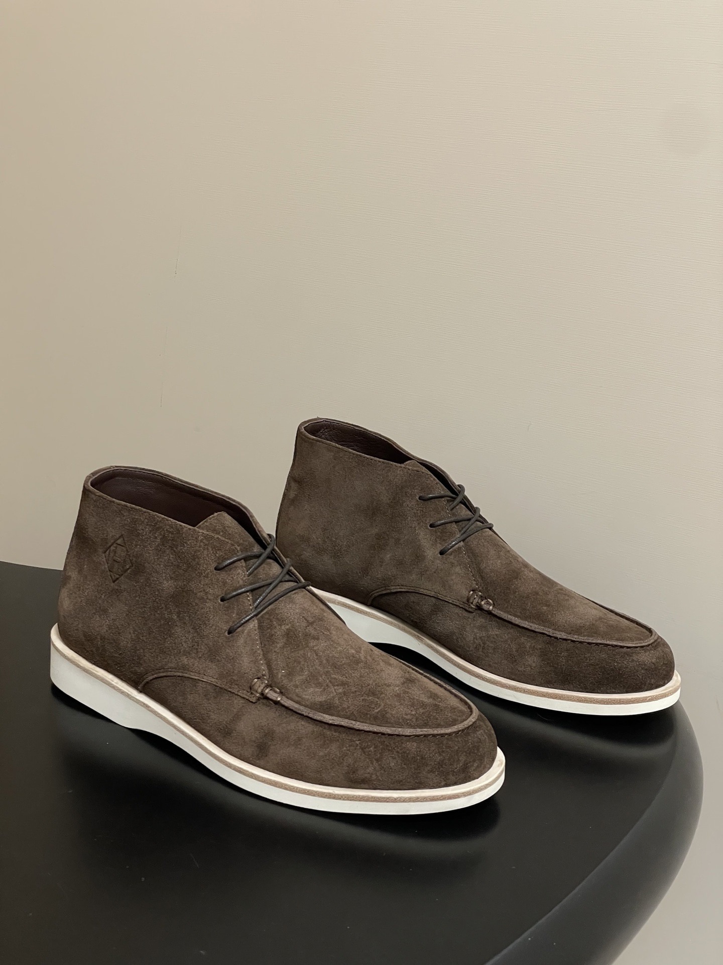 에*메스 25 스웨이드 하이탑 스니커즈