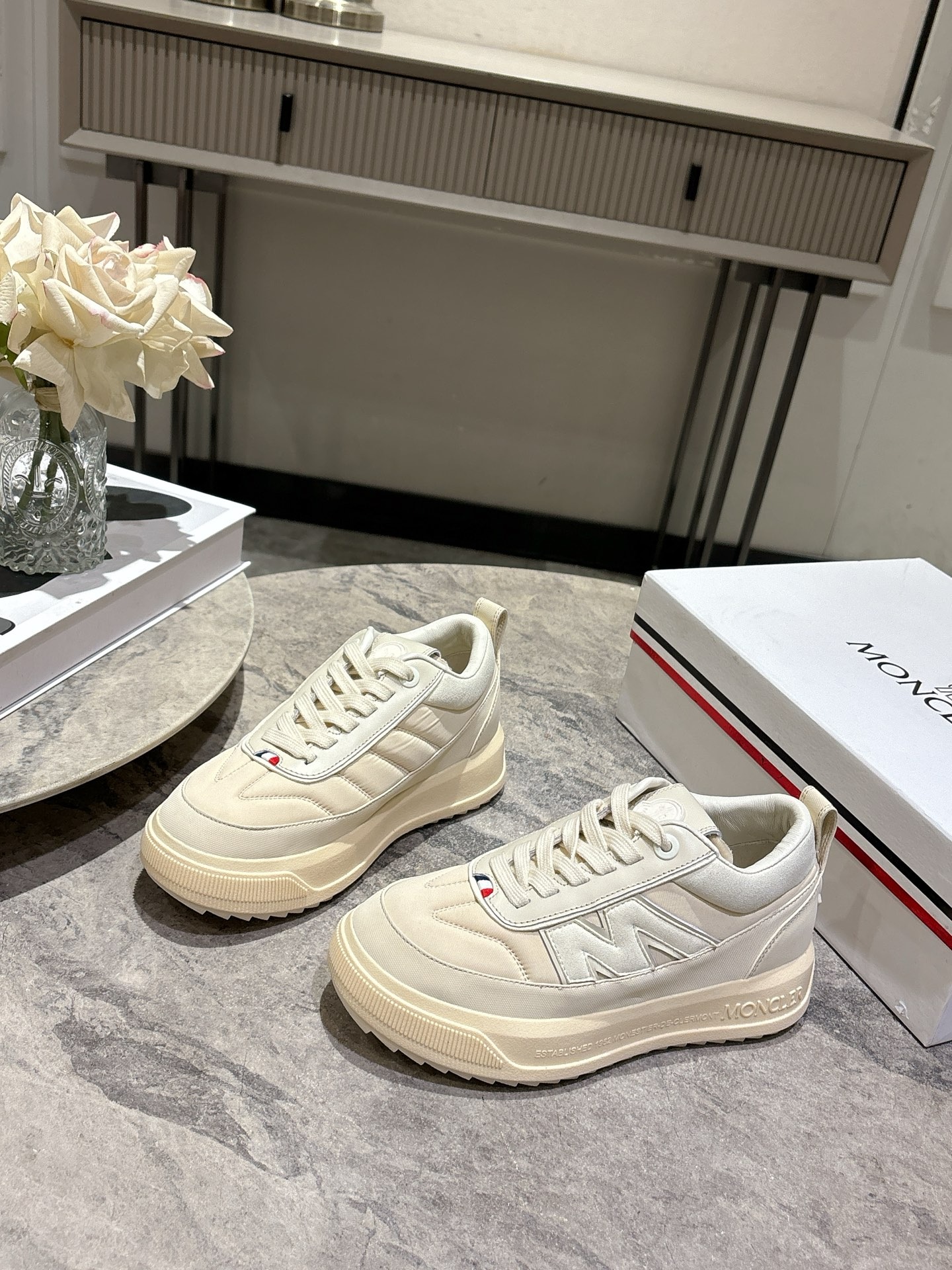 몽*레르 알티브 누벅 스웨이드 스니커즈