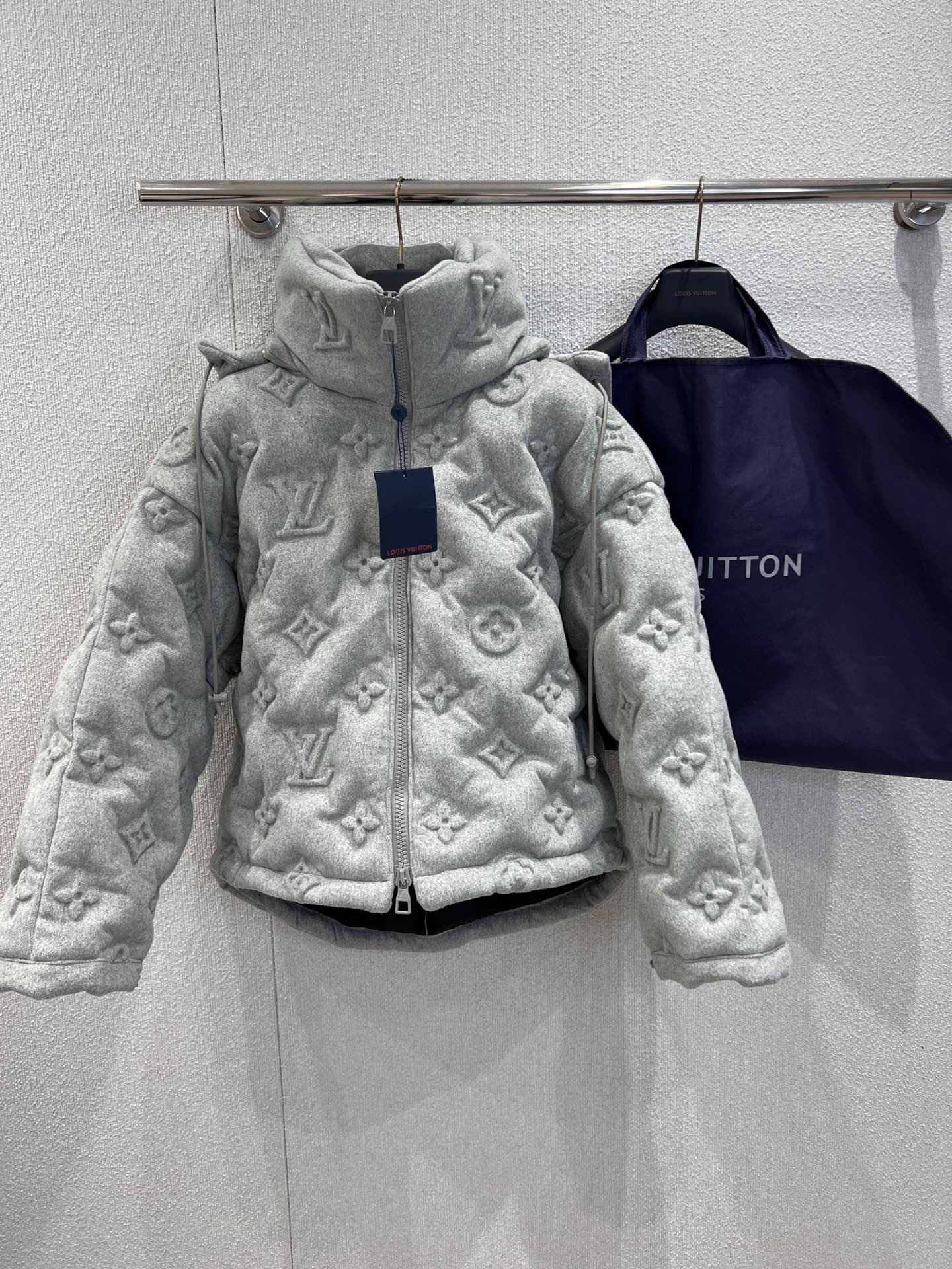 루*비통 25FW 신상 클래식 후드 패딩