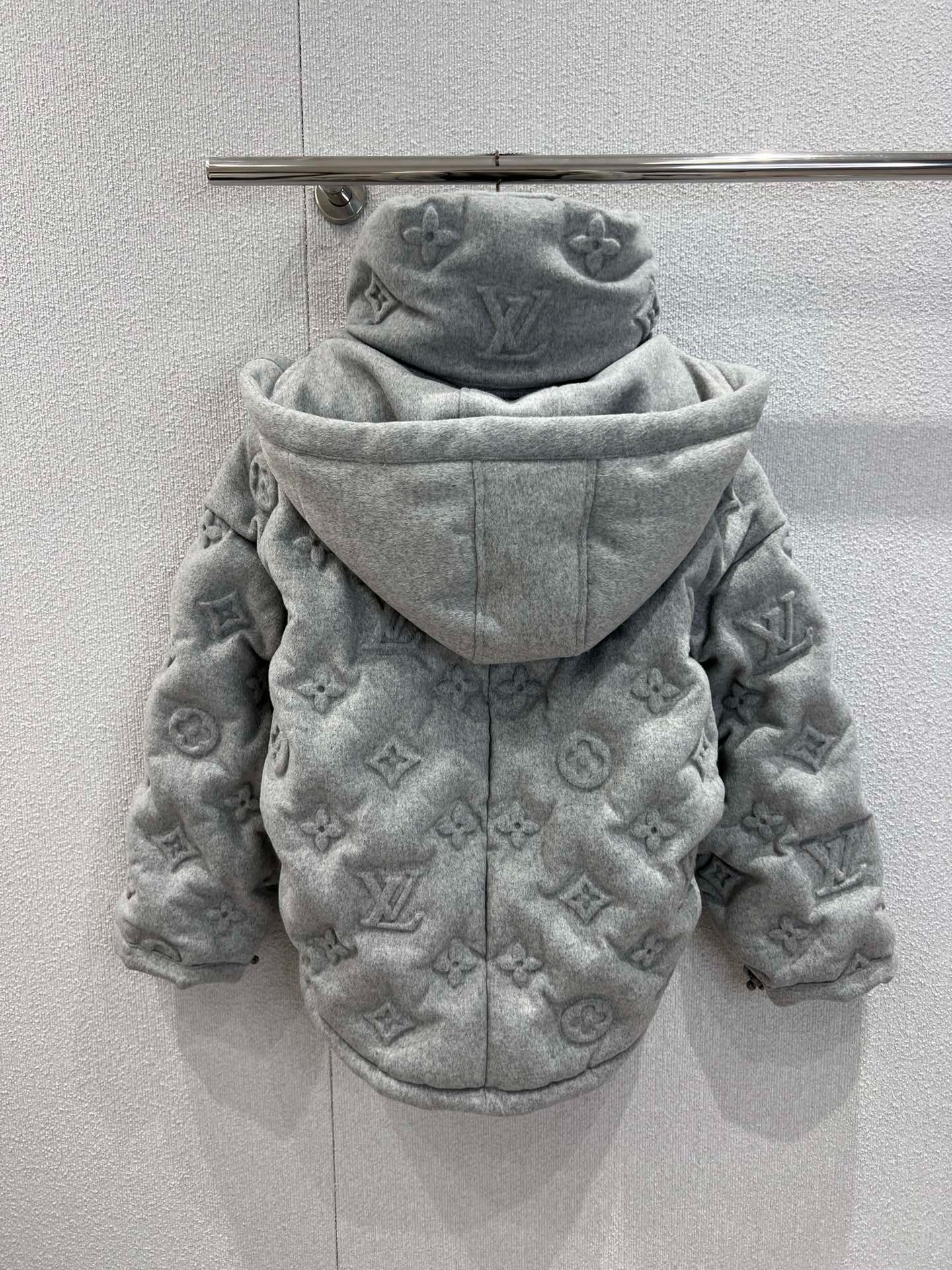 루*비통 25FW 신상 클래식 후드 패딩