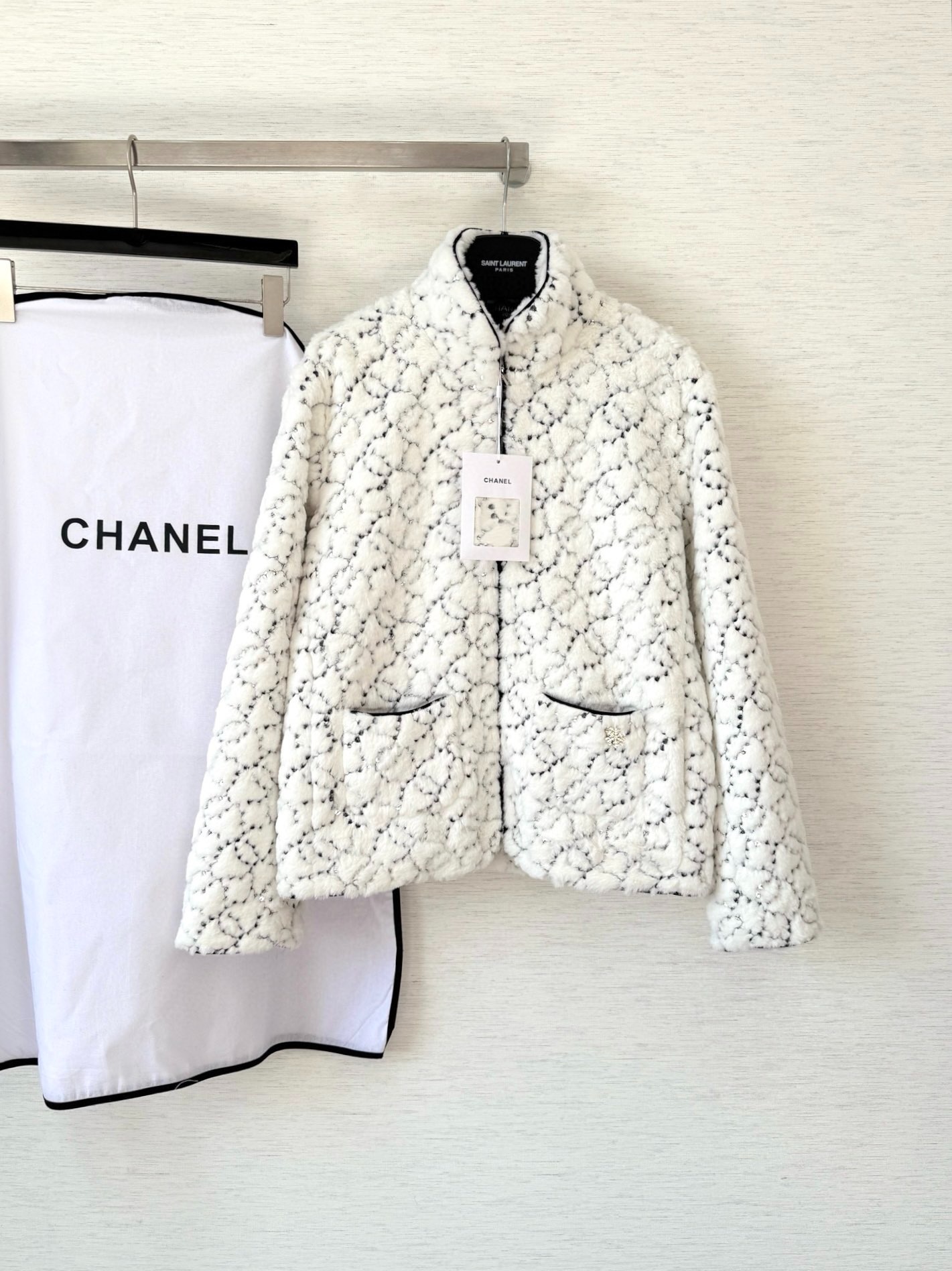 샤* 25FW 코코 네쥬 컬렉션 시퀸 자켓