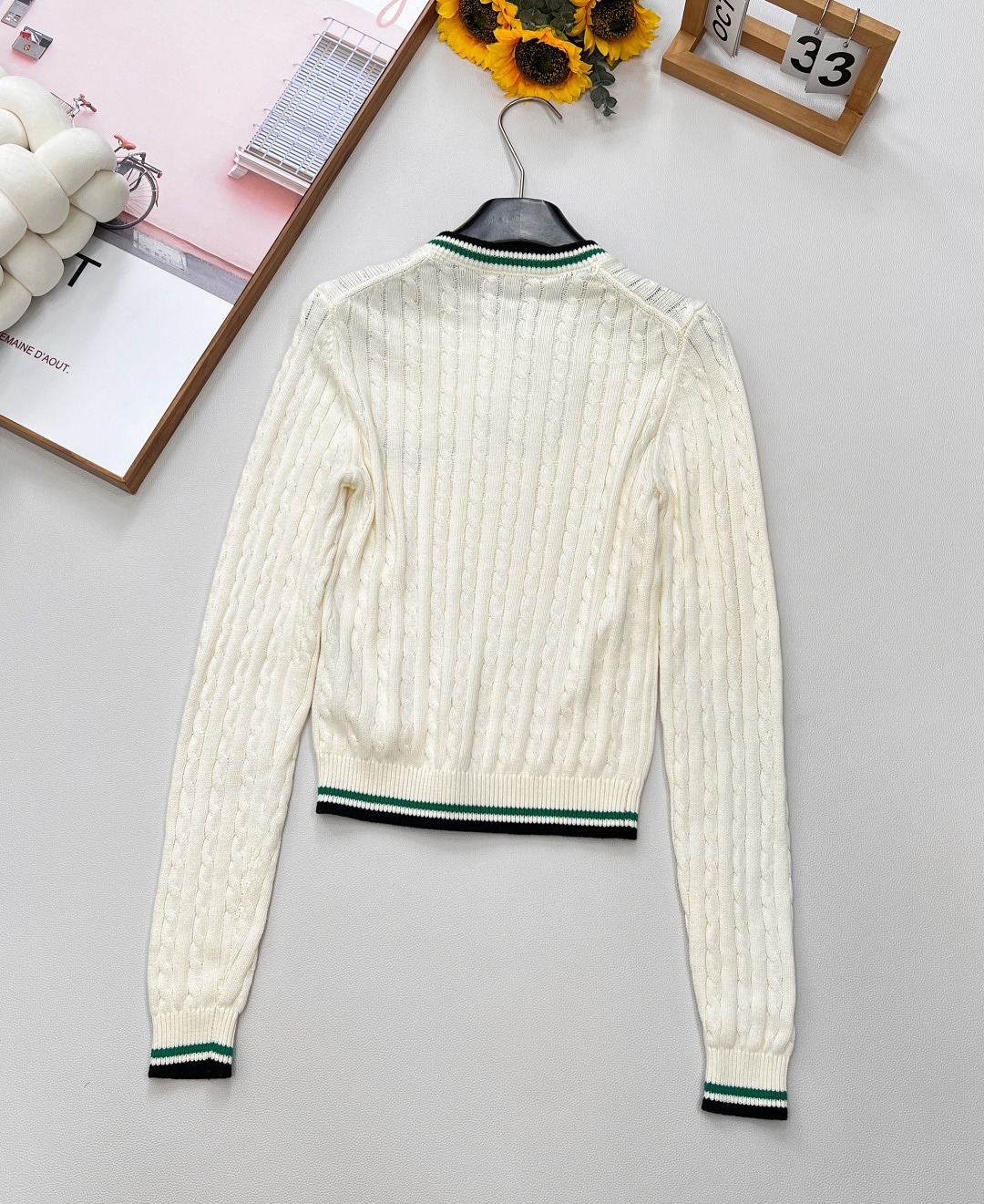 디* 신상 꽈배기 니트