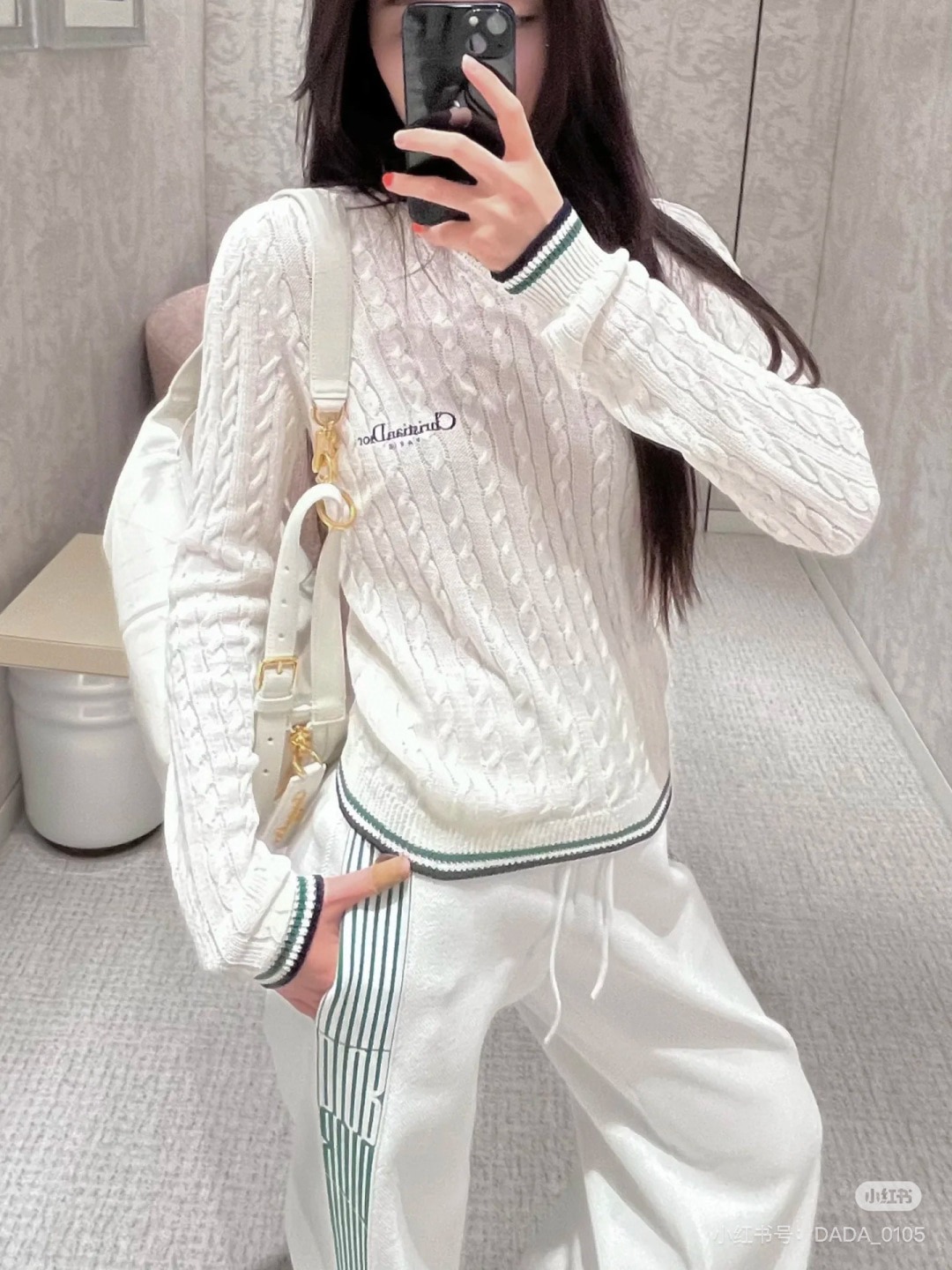 디* 신상 꽈배기 니트