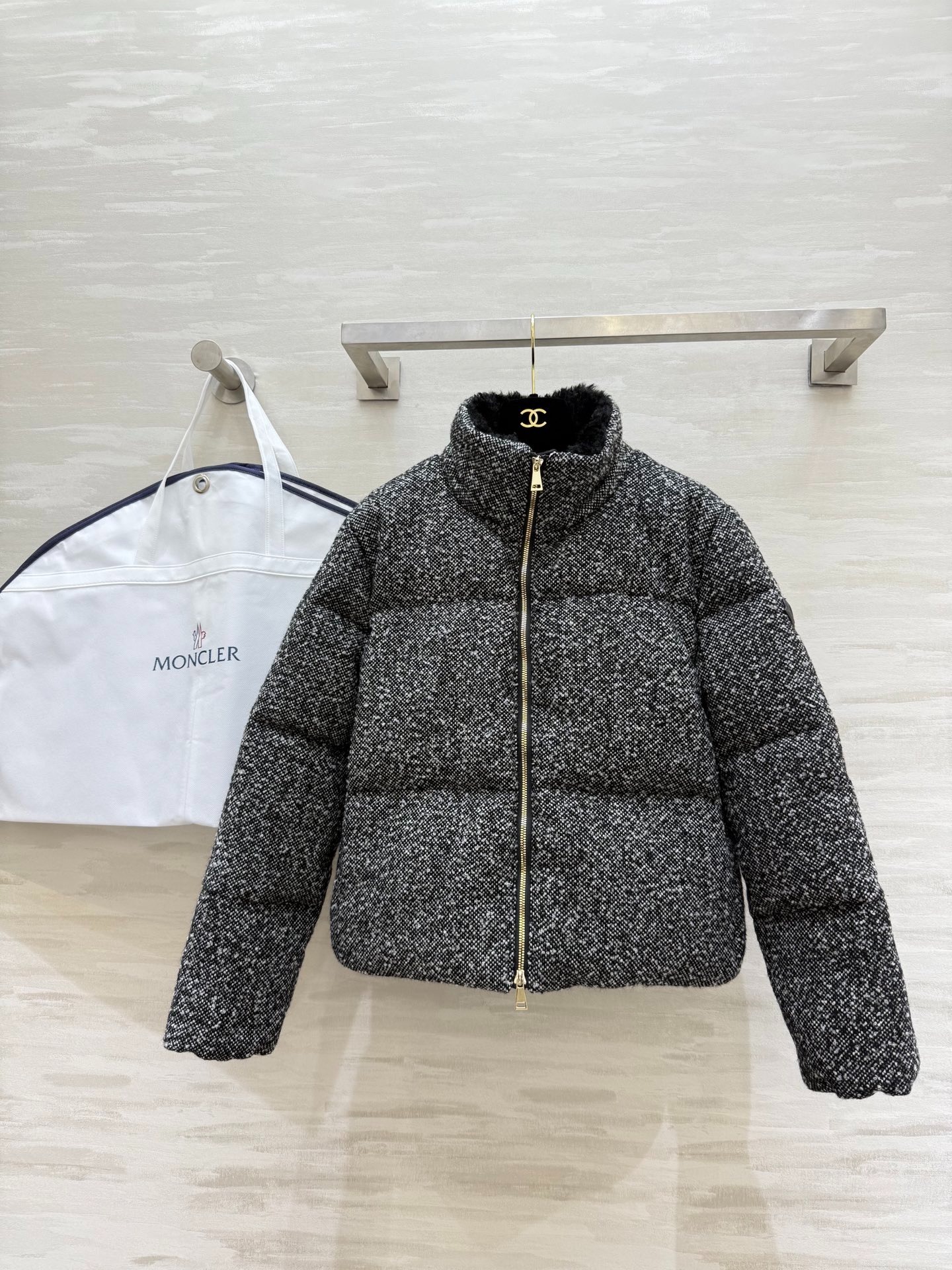 몽*레르 부쿨레 숏다운 재킷