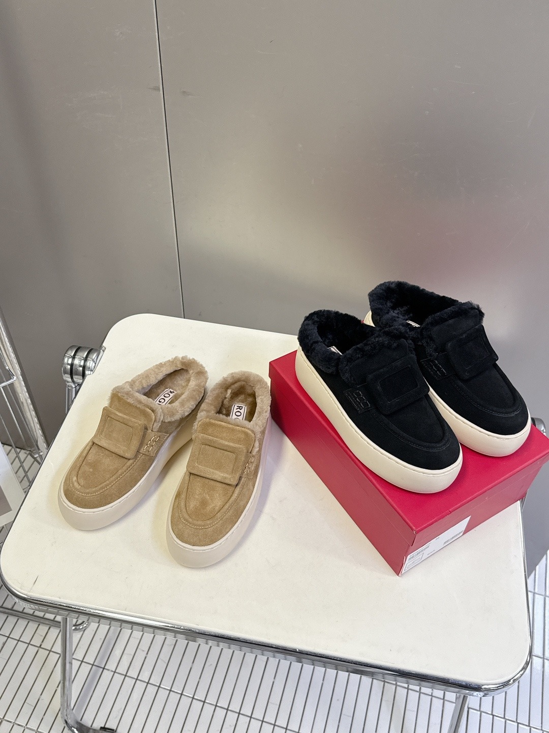 로*비비에 신상 벨크로 통굽 털부츠