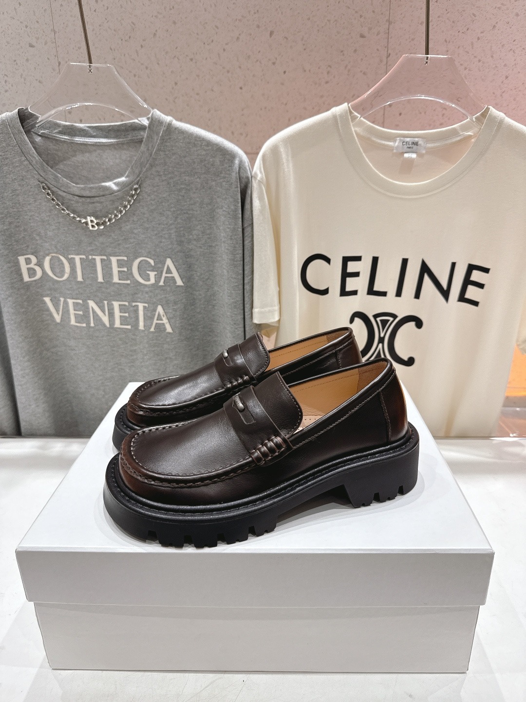 로*베 신상 로퍼 싱글 스니커즈