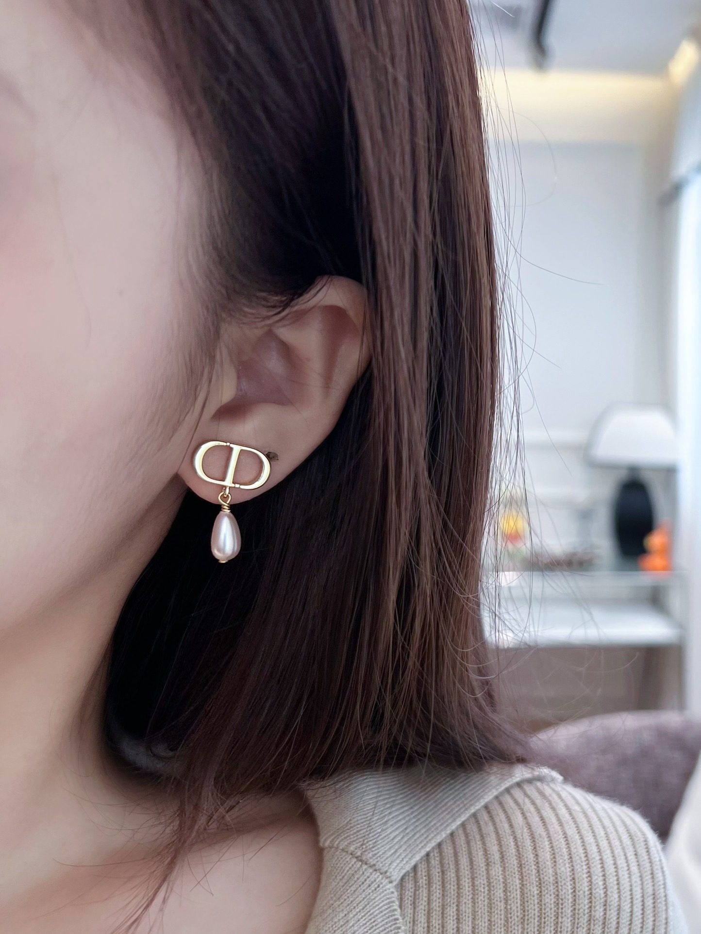 디*올 CD 핑크 진주 귀걸이