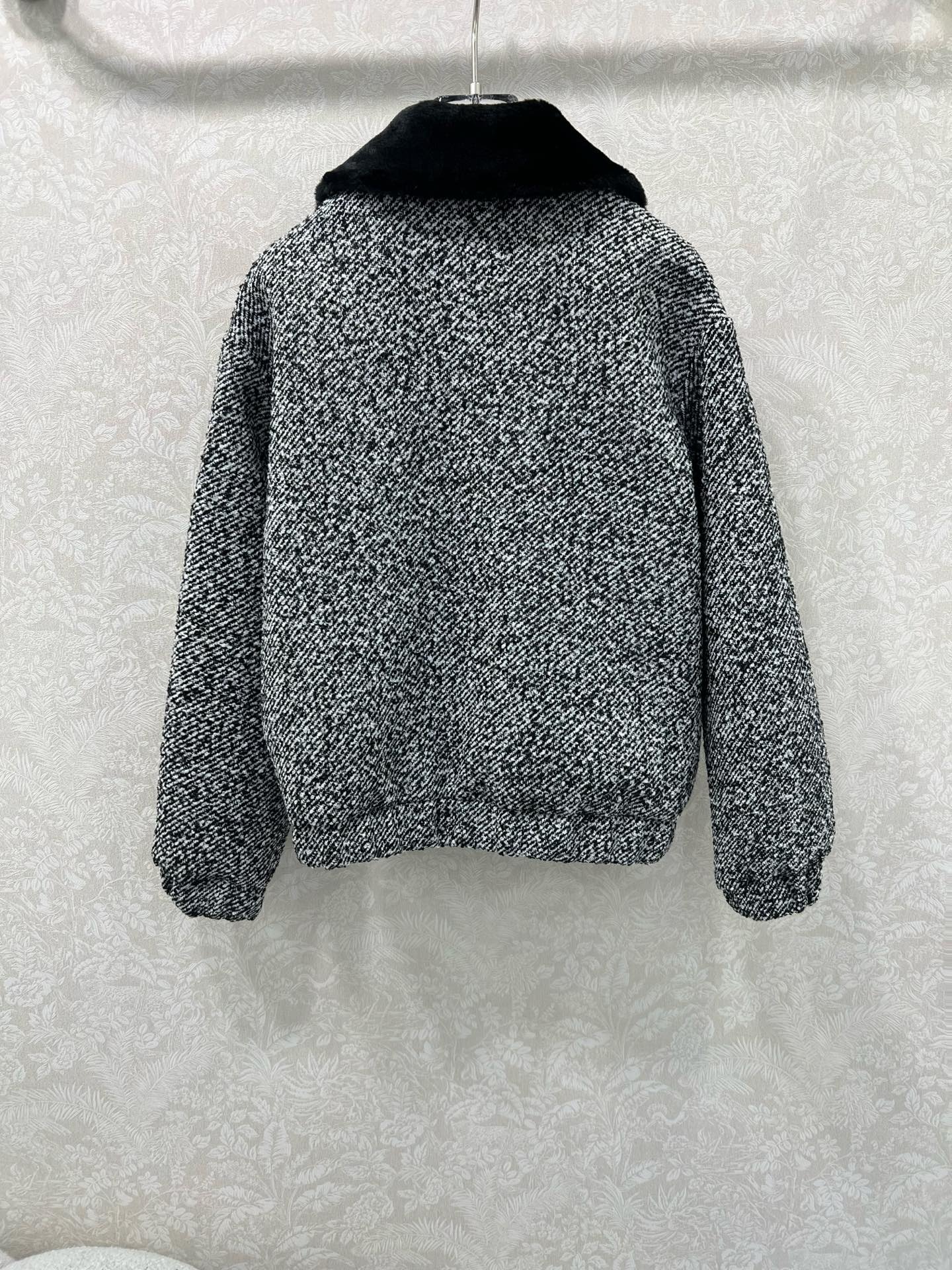 로*베 25 신상 울모직 봄버 재킷