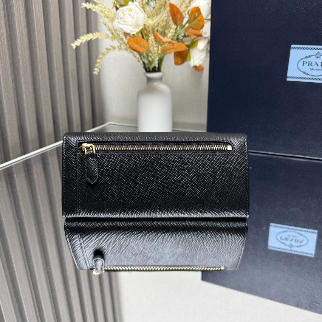 프*다 사피아노 메탈 로고 장지갑 1MH13