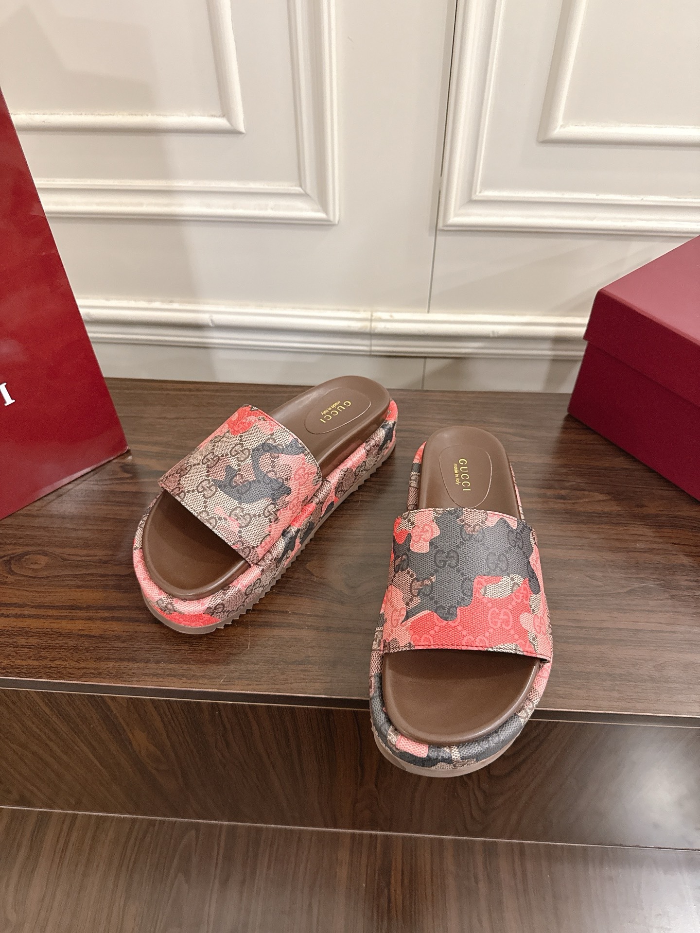 구* 신상 한정판 프린트 통굽 슬리퍼