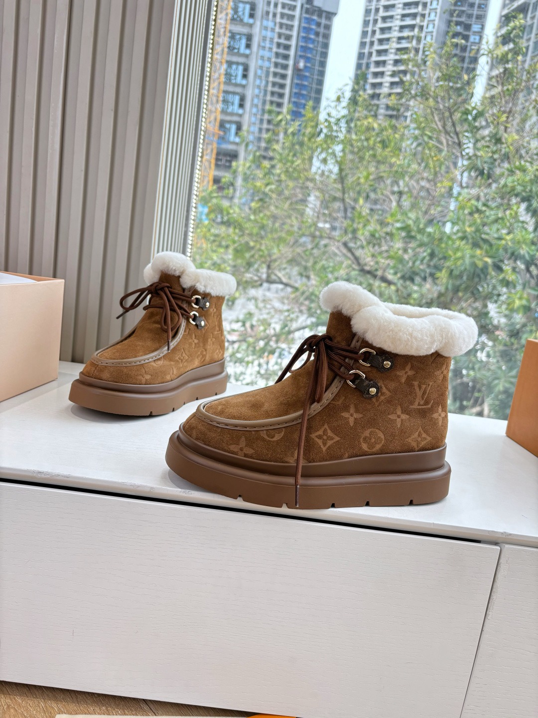 루*비통 클래식 Archlight 스니커즈