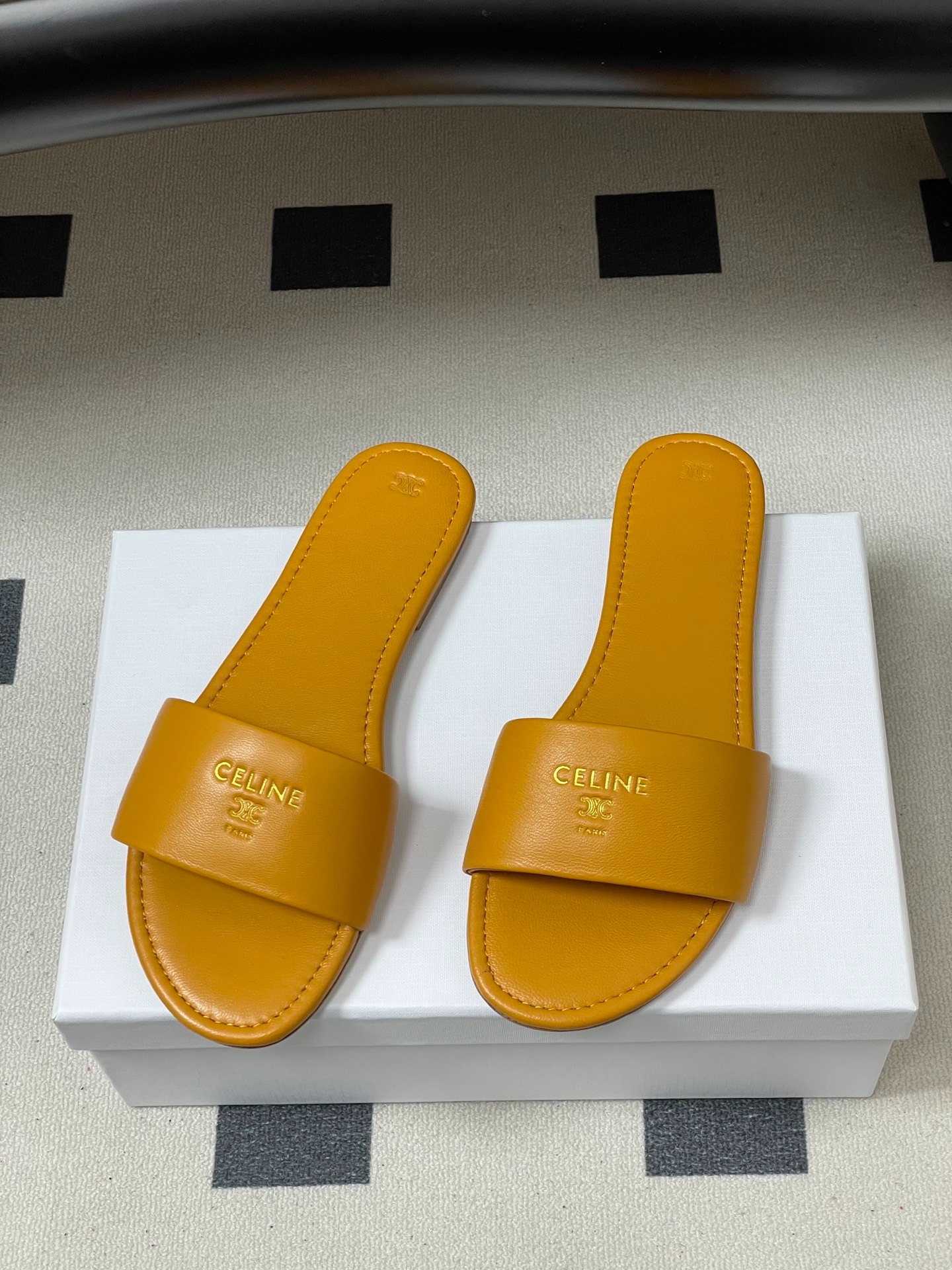 셀*느 신상 클래식 플랫 슬리퍼