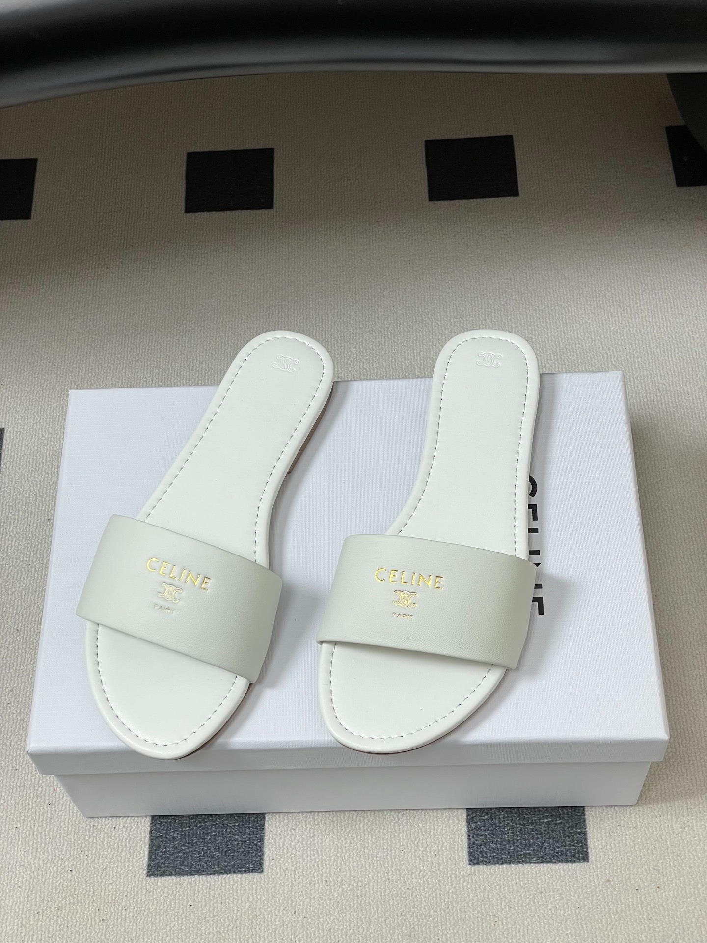 셀*느 신상 클래식 플랫 슬리퍼